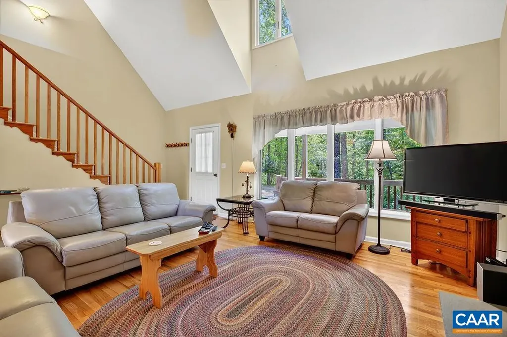 93 Honey Locust Lane Nellysford VA 22958