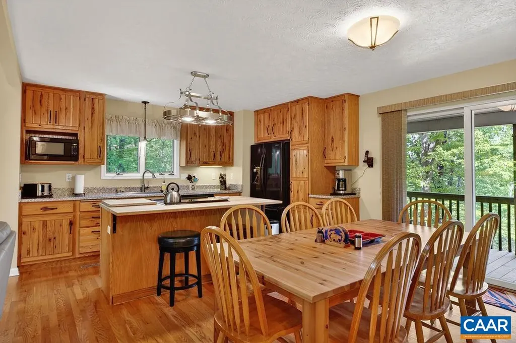 93 Honey Locust Lane Nellysford VA 22958