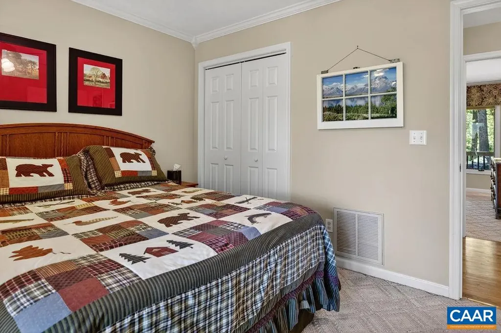93 Honey Locust Lane Nellysford VA 22958