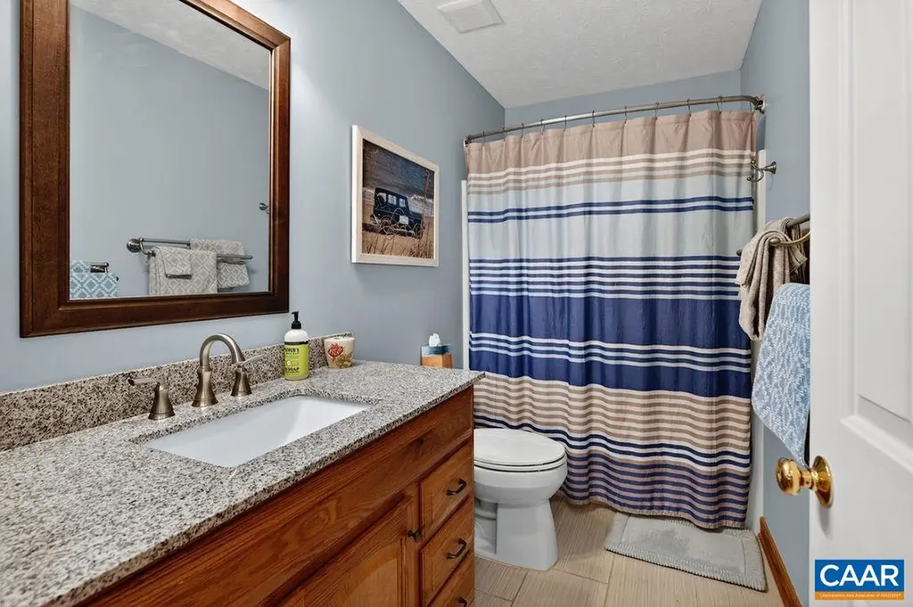 93 Honey Locust Lane Nellysford VA 22958