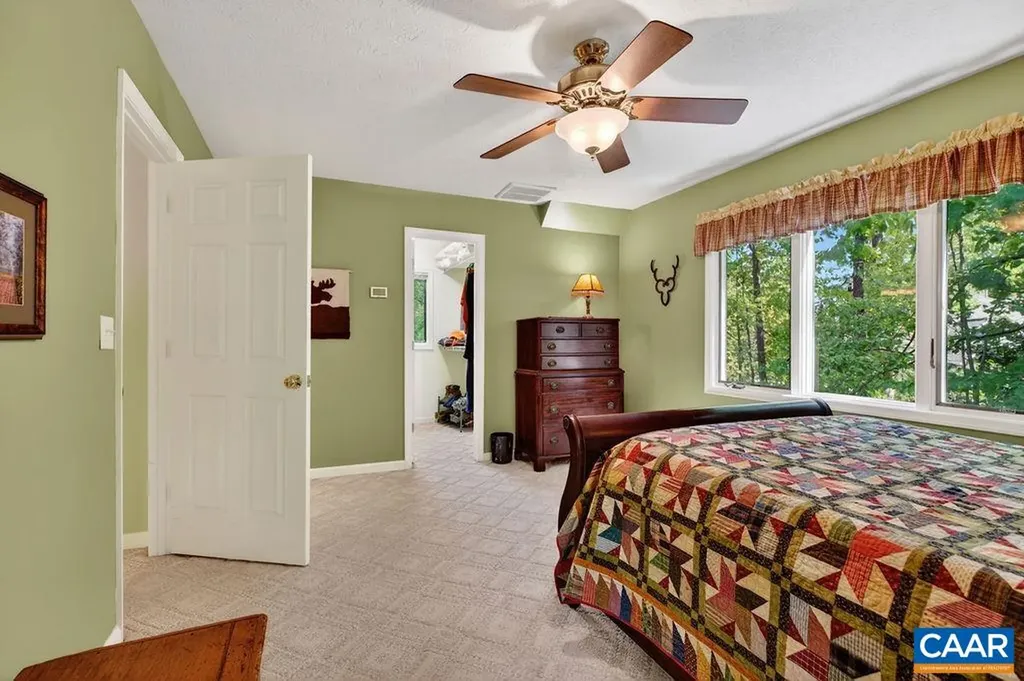 93 Honey Locust Lane Nellysford VA 22958