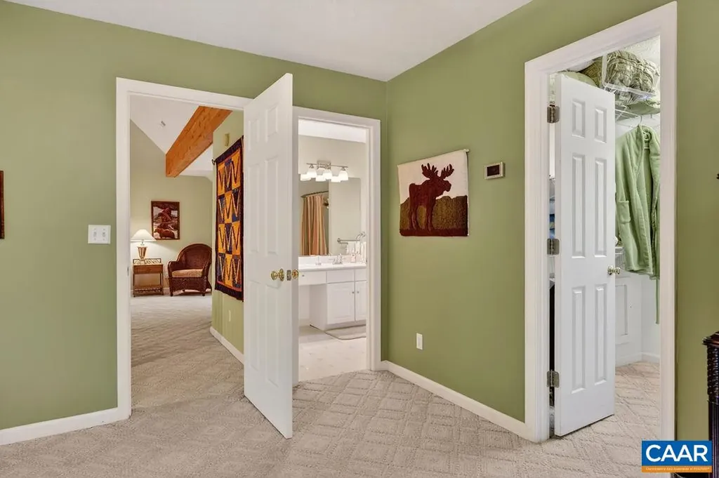 93 Honey Locust Lane Nellysford VA 22958