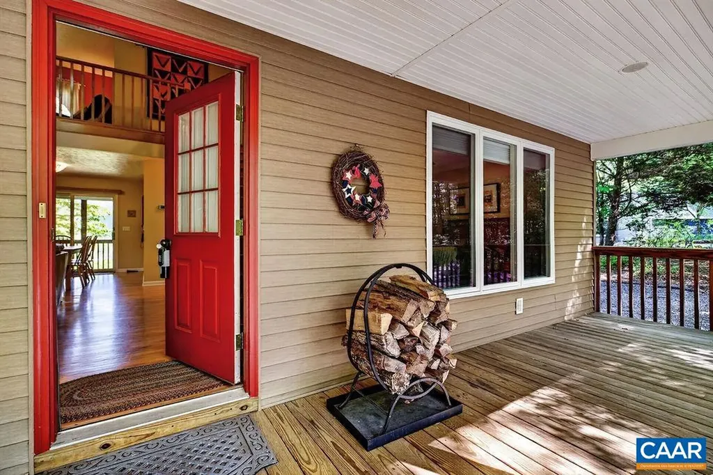 93 Honey Locust Lane Nellysford VA 22958