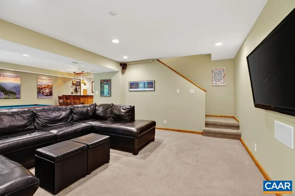 93 Honey Locust Lane Nellysford VA 22958