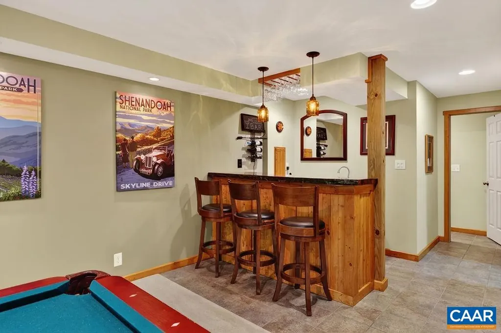 93 Honey Locust Lane Nellysford VA 22958