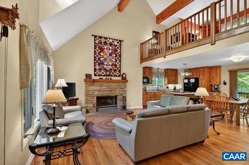 93 Honey Locust Lane Nellysford VA 22958
