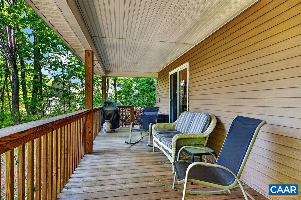 93 Honey Locust Lane Nellysford VA 22958