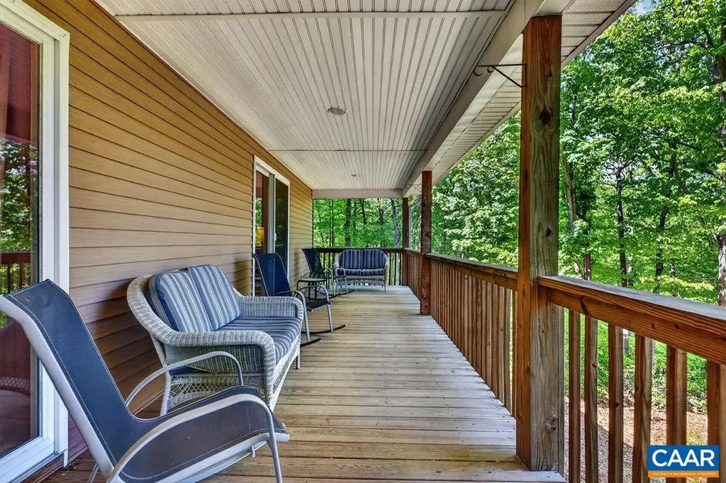 93 Honey Locust Lane Nellysford VA 22958