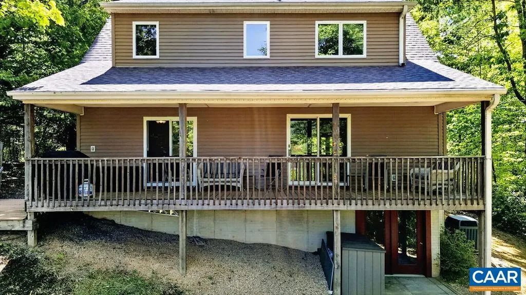 93 Honey Locust Lane Nellysford VA 22958