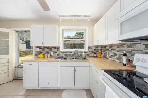 124 James Avenue Waynesboro VA 22980