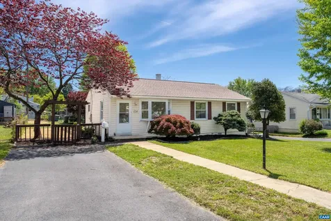 124 James Avenue Waynesboro VA 22980