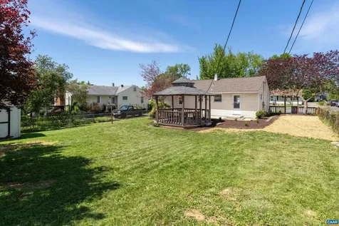124 James Avenue Waynesboro VA 22980