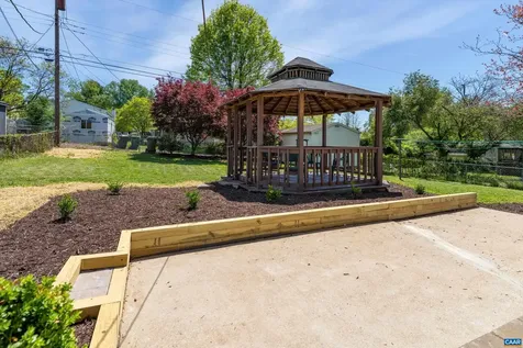 124 James Avenue Waynesboro VA 22980