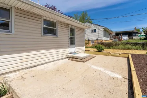 124 James Avenue Waynesboro VA 22980