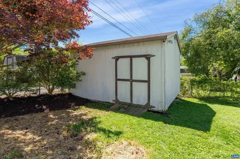 124 James Avenue Waynesboro VA 22980