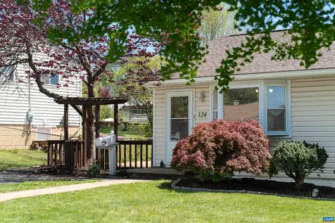 124 James Avenue Waynesboro VA 22980