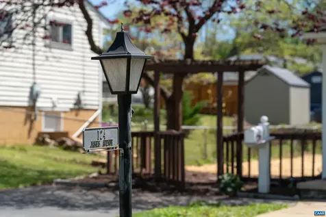 124 James Avenue Waynesboro VA 22980