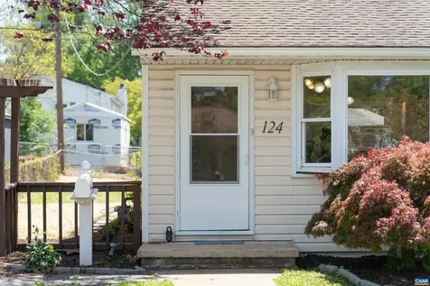 124 James Avenue Waynesboro VA 22980