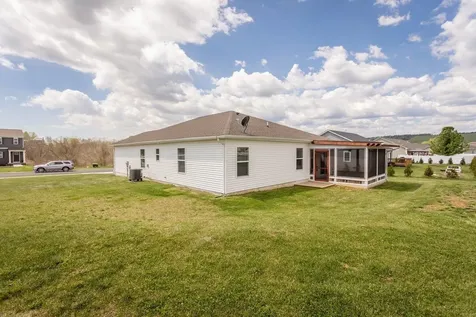 345 Mesa Court Broadway VA 22815