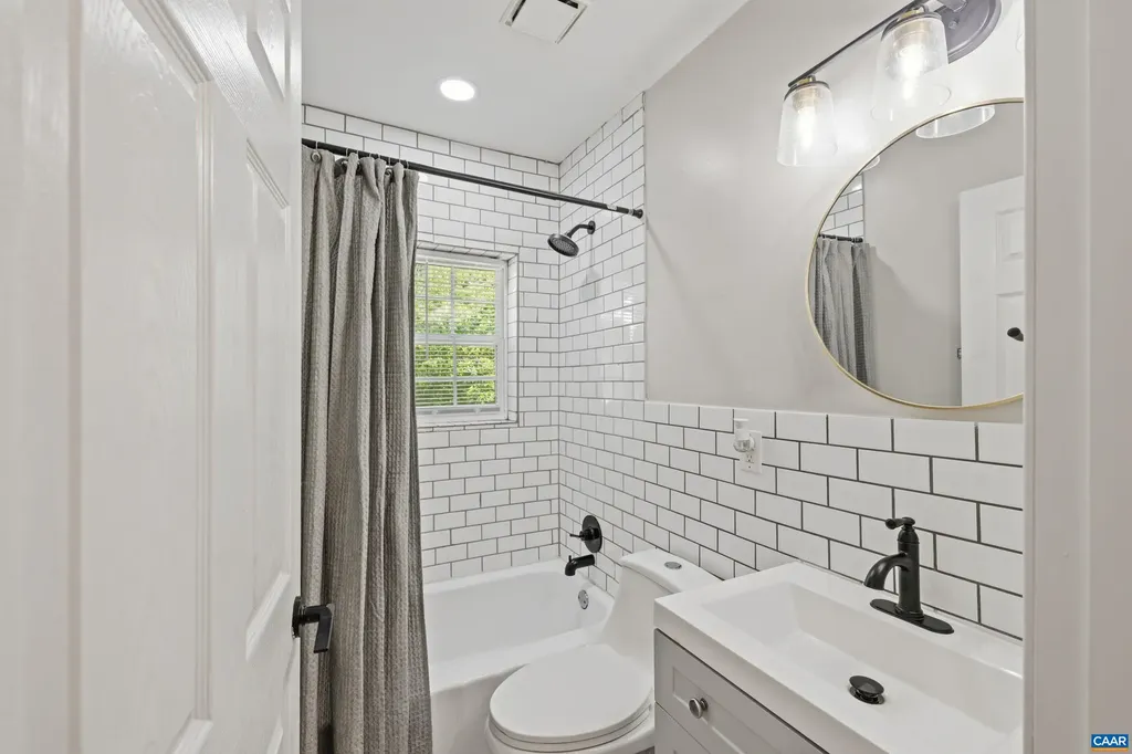 2860 King Solomons Lane Esmont VA 22937