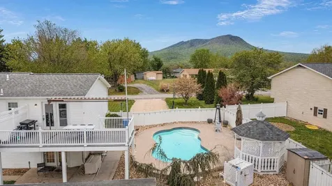 6087 Donnagail Drive W Penn Laird VA 22846