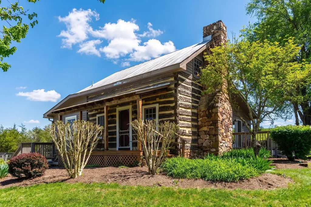 1772 Newport Road Raphine VA 24472