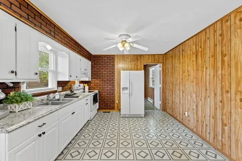 27 Shen Valley Drive Weyers Cave VA 24486