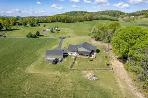 99 Mount Ida Lane Staunton VA 24401