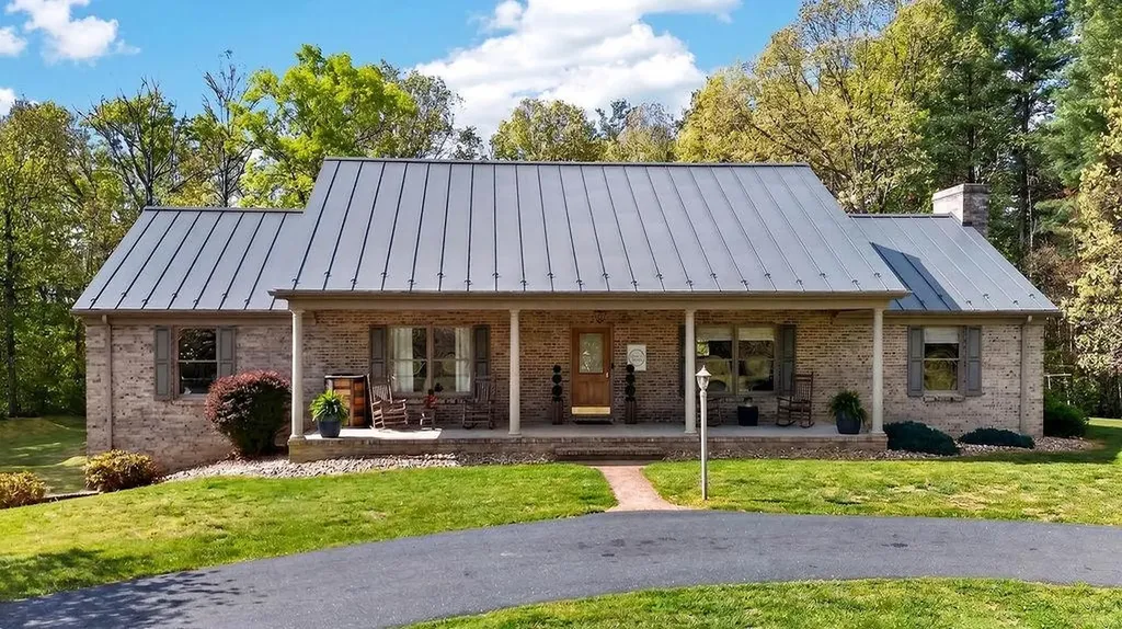 576 Vinegar Hill Road Churchville VA 24421