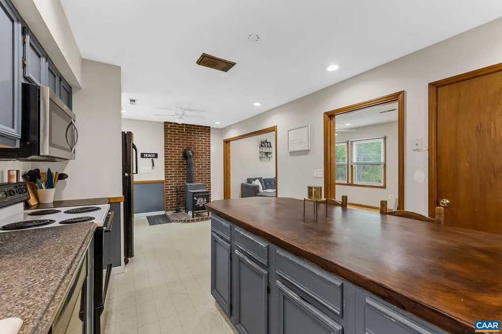 4586 Spotswood Trail Barboursville VA 22923
