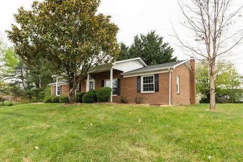 56 Idlewood Boulevard Staunton VA 24401