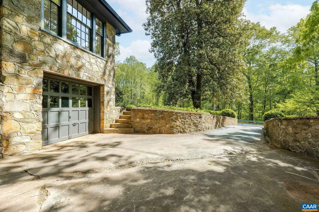 2662 Jefferson Park Circle Charlottesville VA 22903
