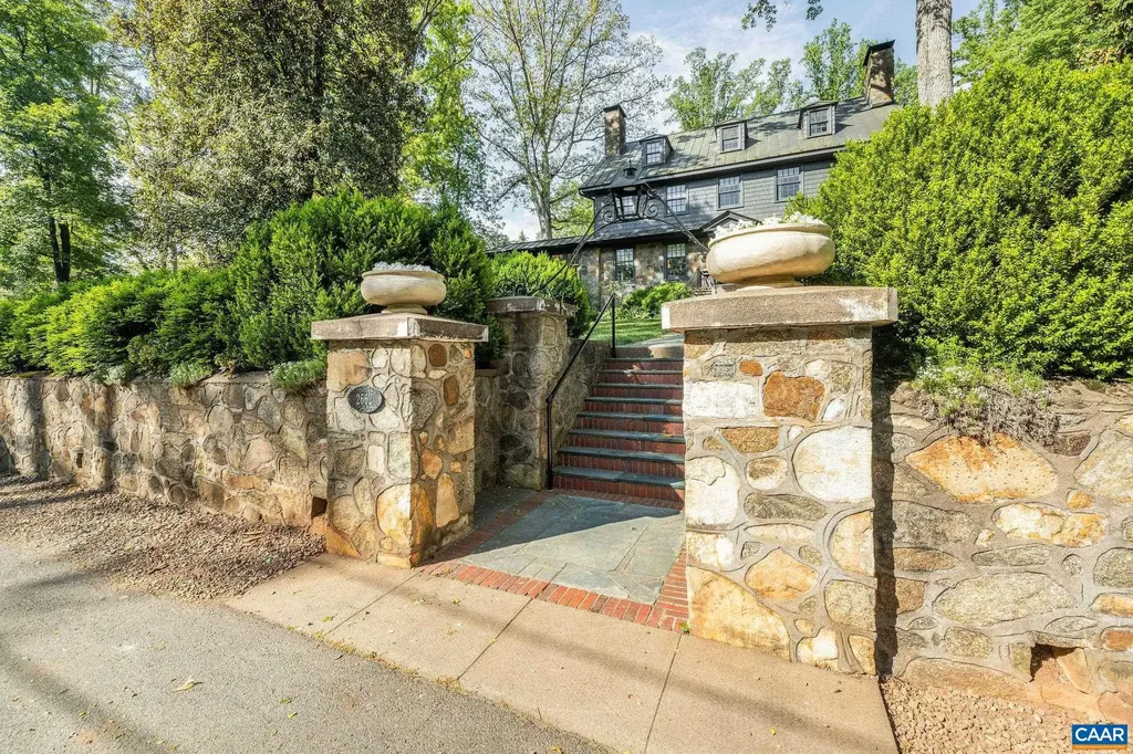 2662 Jefferson Park Circle Charlottesville VA 22903