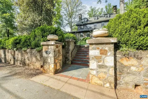 2662 Jefferson Park Circle Charlottesville VA 22903