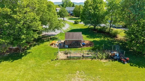 39 Wellington Place Waynesboro VA 22980