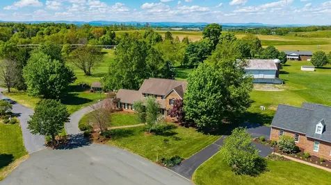 39 Wellington Place Waynesboro VA 22980