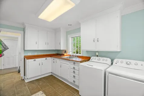 633 Oak Avenue Waynesboro VA 22980