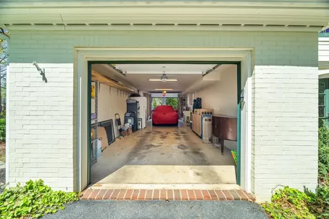 633 Oak Avenue Waynesboro VA 22980