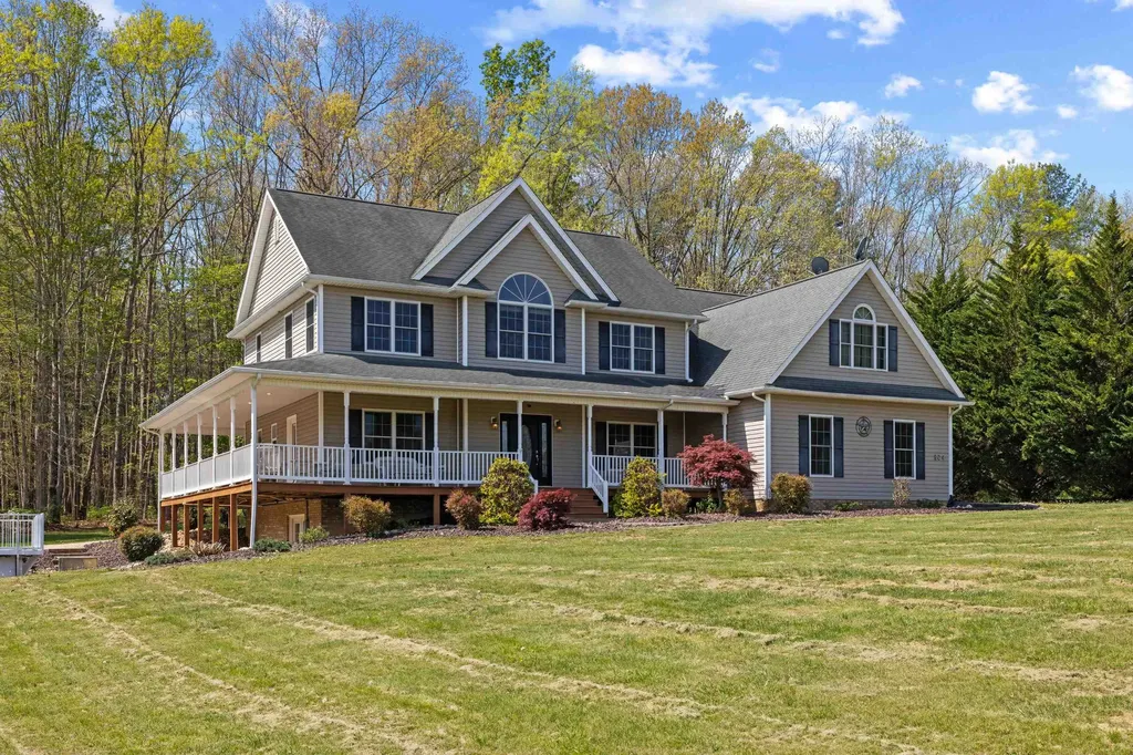204 Tadpole Lane Greenville VA 24440