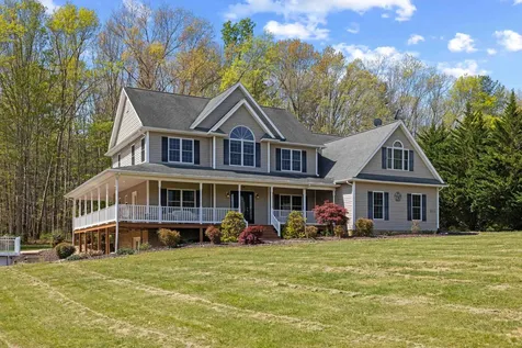 204 Tadpole Lane Greenville VA 24440