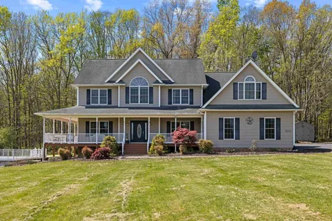 204 Tadpole Lane Greenville VA 24440