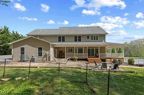 204 Tadpole Lane Greenville VA 24440