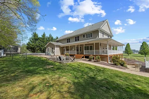 204 Tadpole Lane Greenville VA 24440