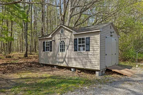 204 Tadpole Lane Greenville VA 24440