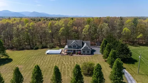 204 Tadpole Lane Greenville VA 24440