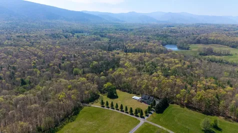 204 Tadpole Lane Greenville VA 24440