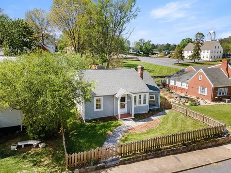 110 Hays Avenue Staunton VA 24401
