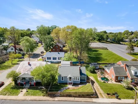 110 Hays Avenue Staunton VA 24401
