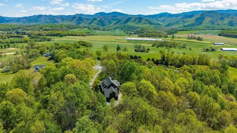 150 Fairfield Estates Drive Raphine VA 24472