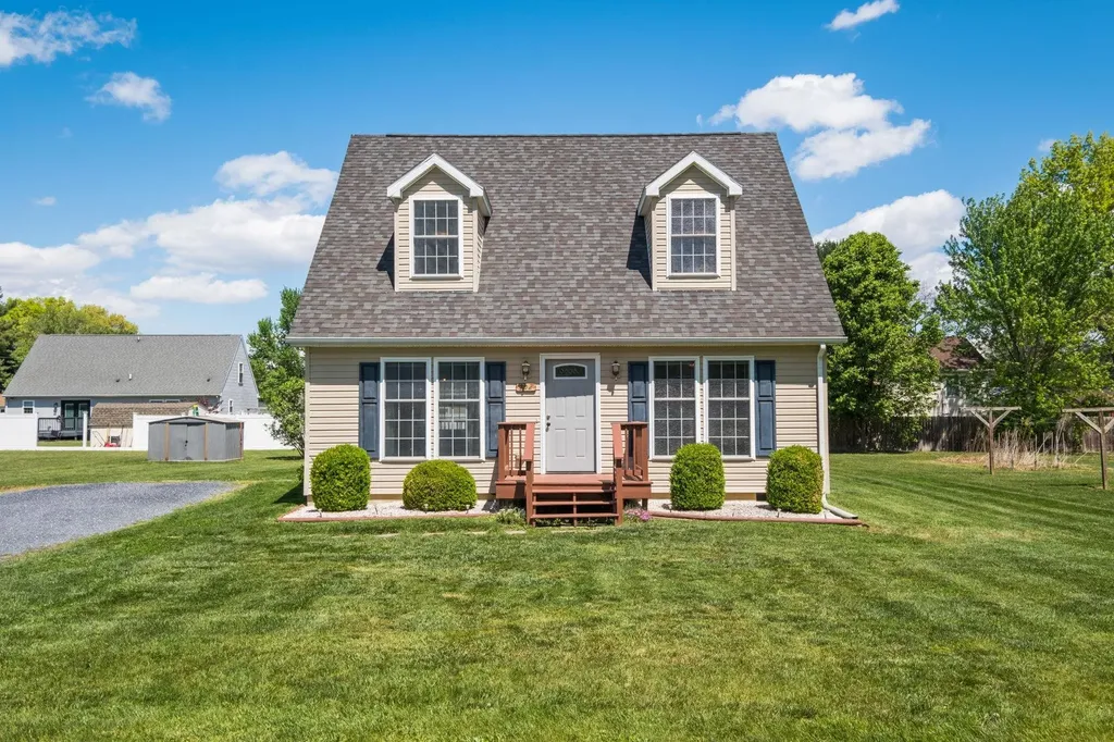 302 16th Street Grottoes VA 24441